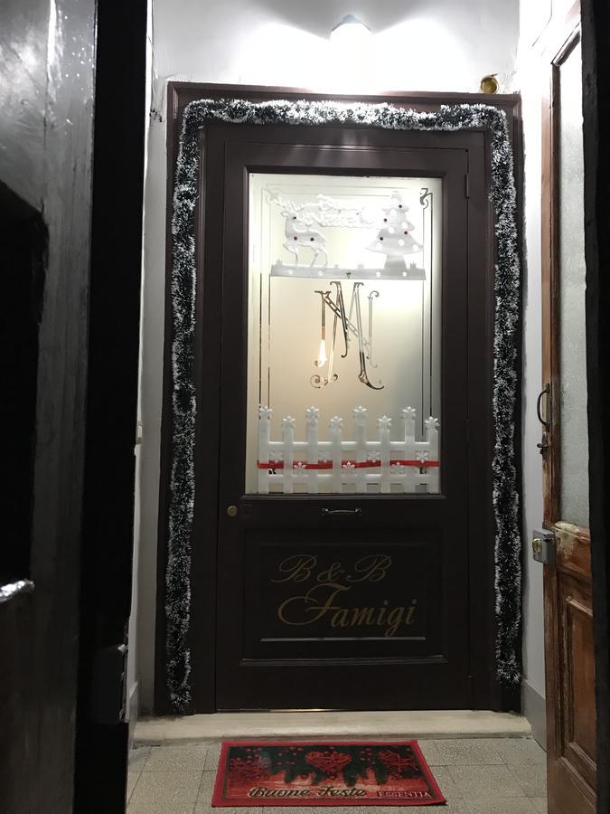 ナポリ Famigi Bed & Breakfast エクステリア 写真