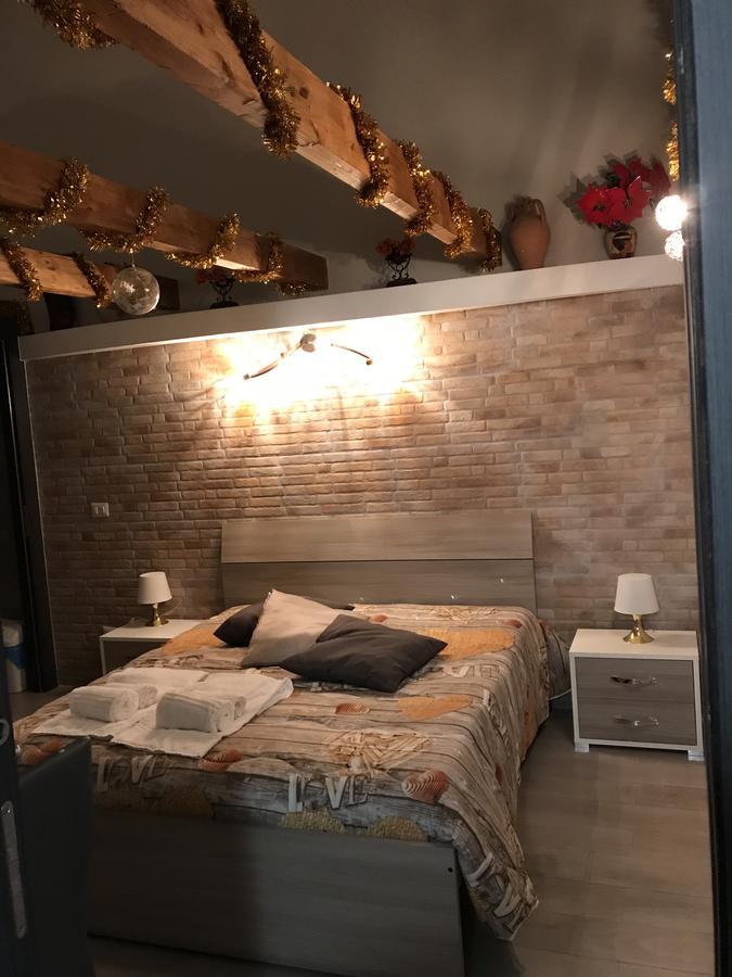 ナポリ Famigi Bed & Breakfast エクステリア 写真