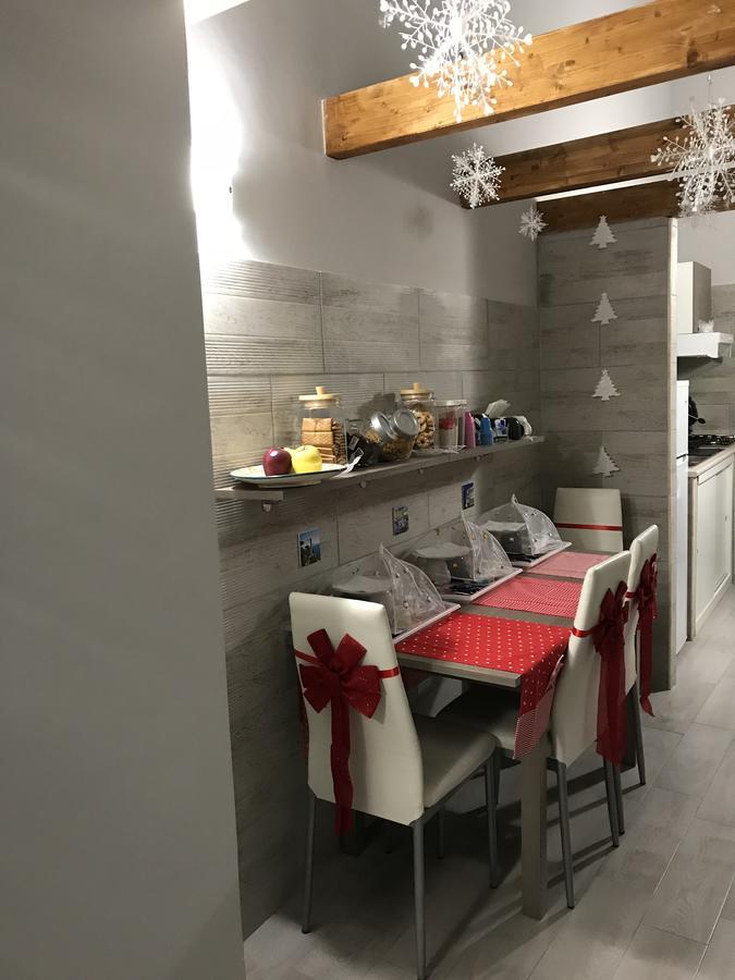 ナポリ Famigi Bed & Breakfast エクステリア 写真