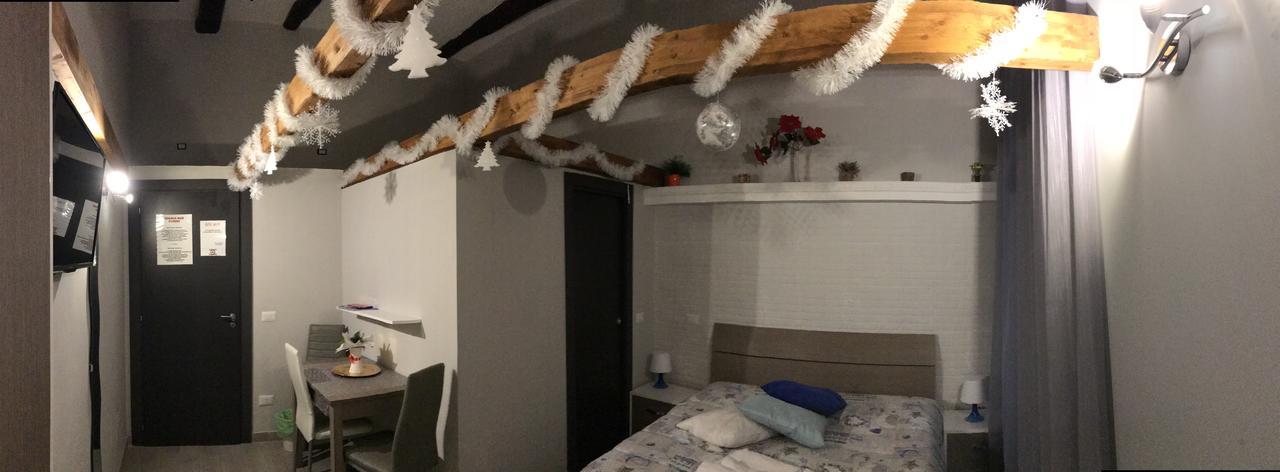 ナポリ Famigi Bed & Breakfast エクステリア 写真